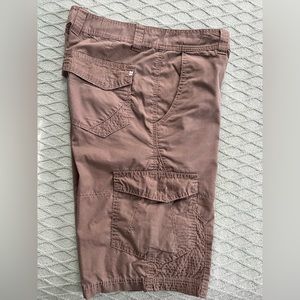 BKE Buckle Black cargo shorts Sz 32. Like new
